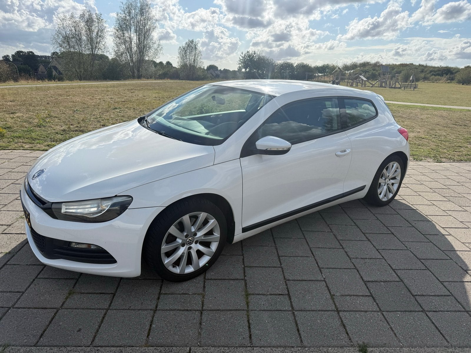 Volkswagen Scirocco 1.4 TSI AUTOMAAT ZEER NETTE AUTO, 4 cilinders, Wit, Origineel Nederlands, Particulier