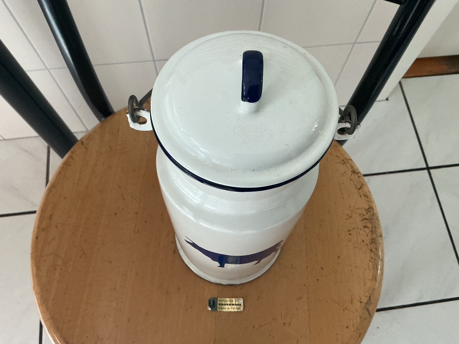 Vintage Emaille witte melkbus met aan beide zijde een koe., Ophalen of Verzenden