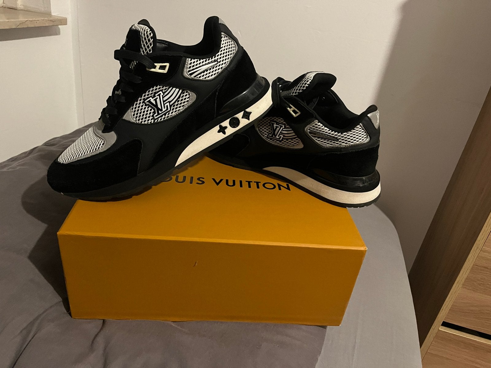Louis Vuitton Sneakers Maat 43 Zwart/Wit, Verzenden, Zo goed als nieuw, Zwart, Sneakers of Gympen