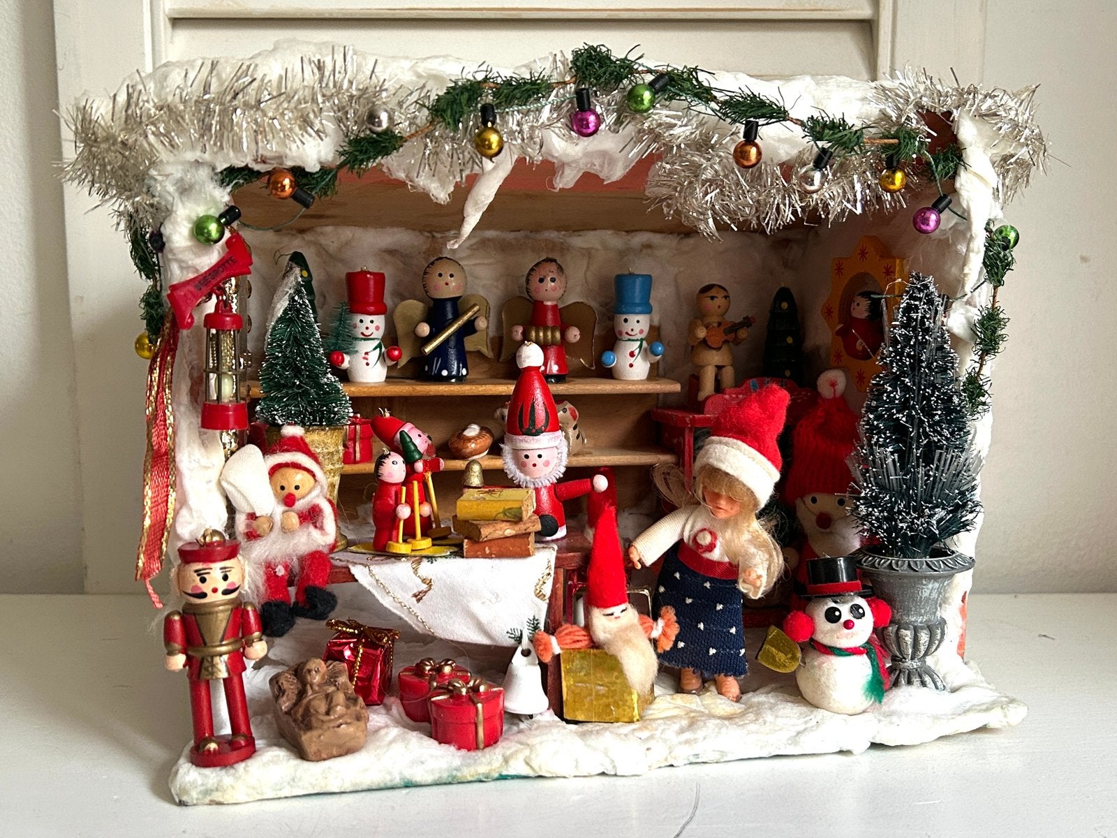 Vintage kerstwinkeltje met inhoud kerst decoratie 27 cm, Ophalen