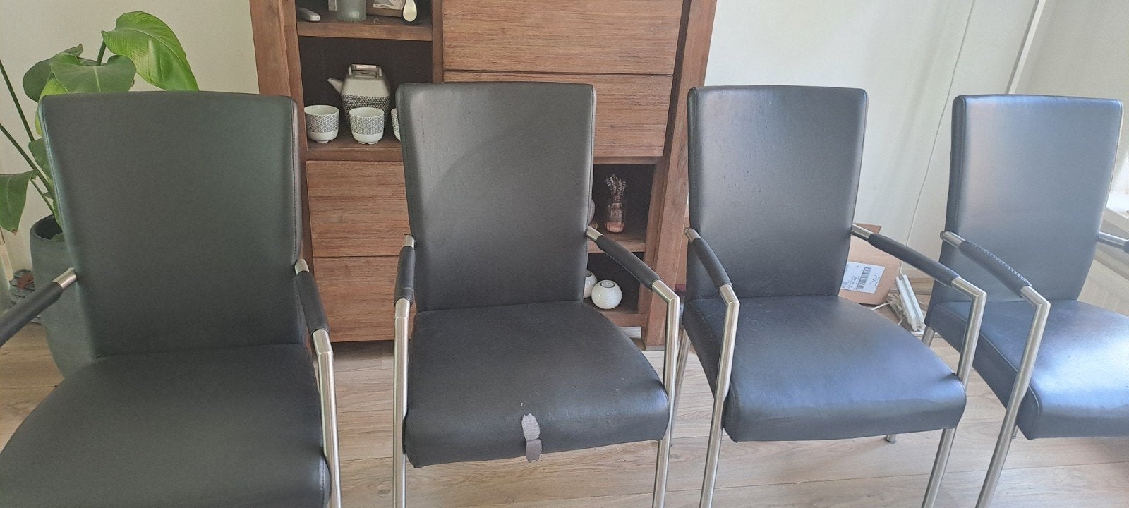 4 Zwarte Eetkamerstoelen met Armleuningen, Huis en Inrichting, Ophalen, Gebruikt, Zwart, Metaal