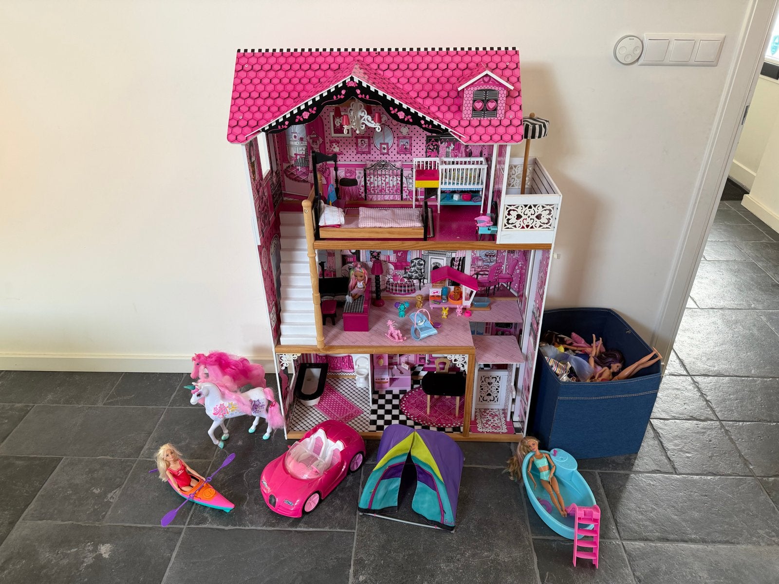 Groot Barbie Droomhuis met veel accessoires en Barbies, Ophalen, Gebruikt, Barbie