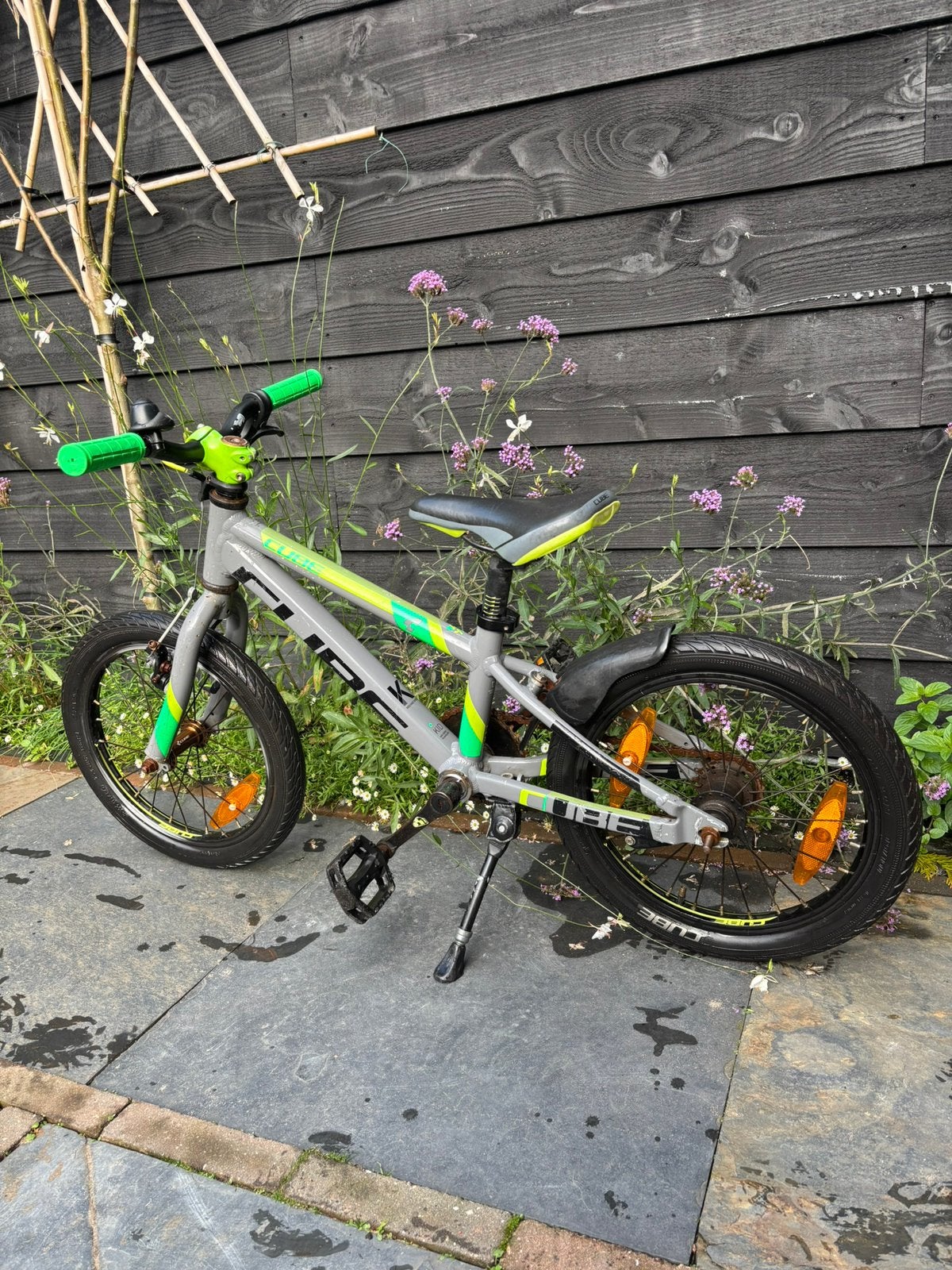 Cube 16 inch kinderfiets, Fietsen en Brommers, Terugtraprem, Zijwieltjes, Ophalen of Verzenden, 16 tot 20 inch