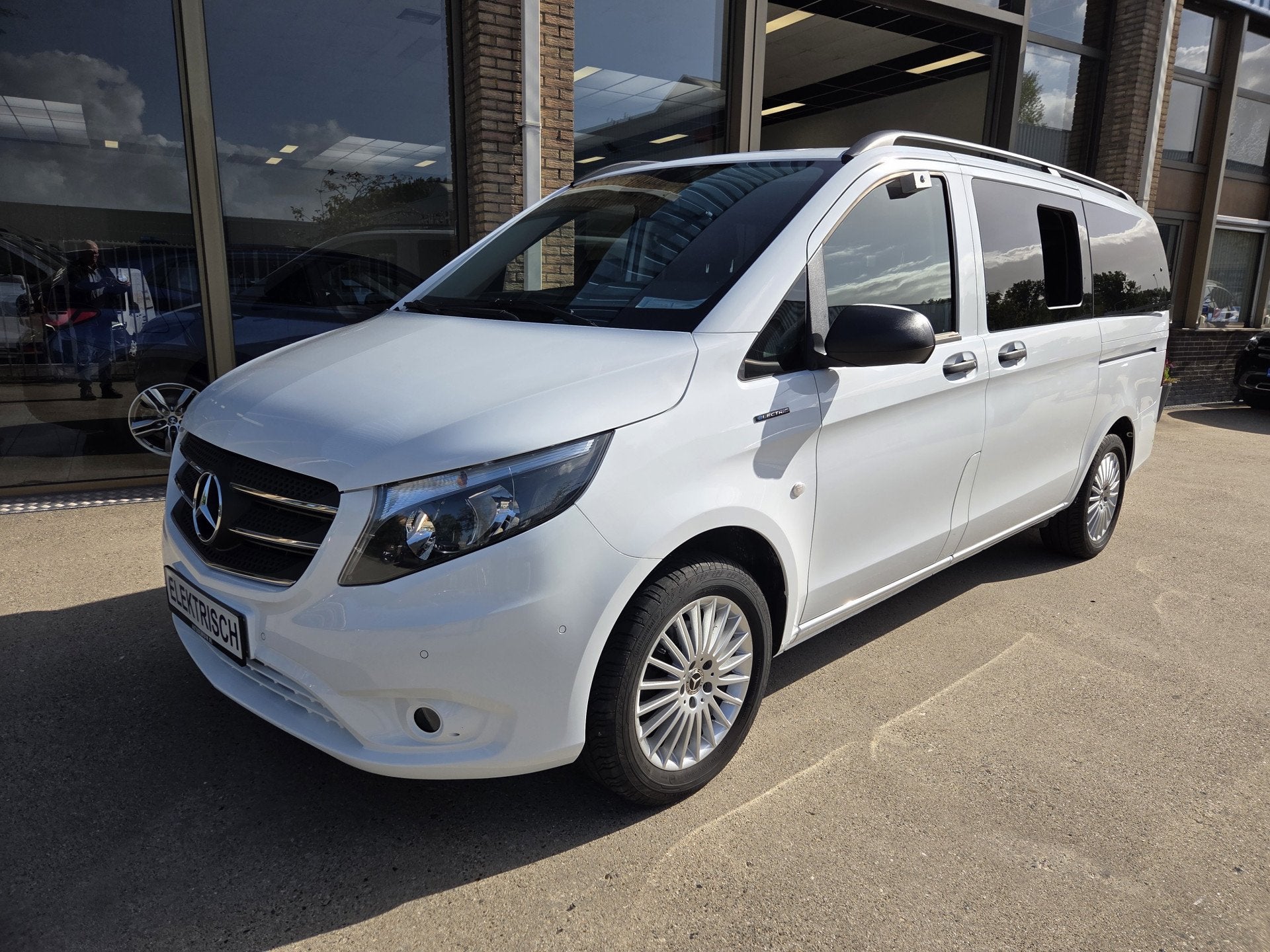 Mercedes-Benz EVITO TOURER PRO L2 8-Persoons Airco L & R Sch, Auto's, Gebruikt, 116 pk, Wit, Vito Tourer