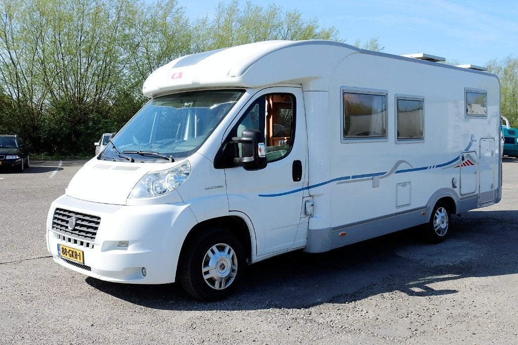 Adria Coral S 660SL, Caravans en Kamperen, Campers, Ringverwarming, Afzuigkap, Fiat, Luifel
