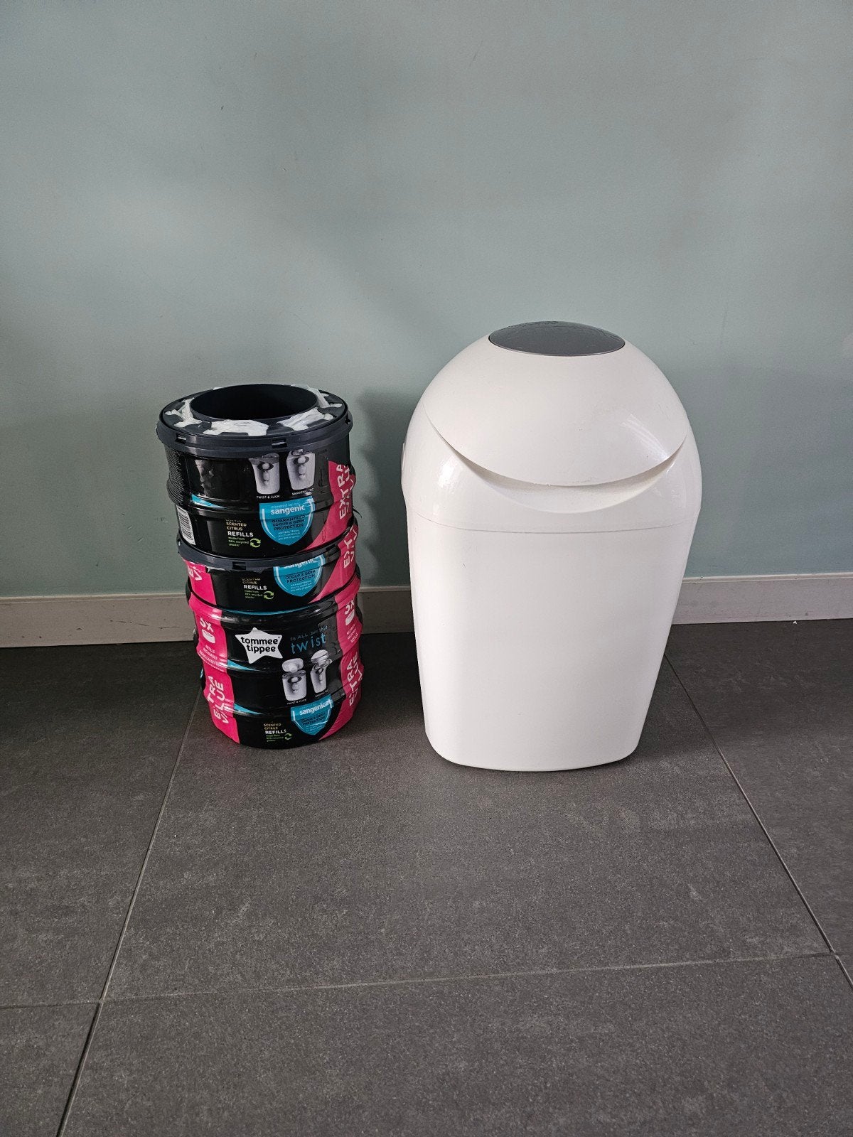 Tommee Tippee Sangenic luieremmer met 6 navulcassettes, Ophalen, Gebruikt