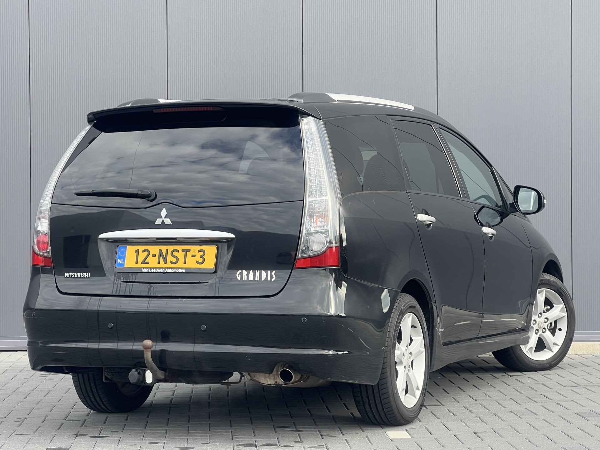 Mitsubishi Grandis 2.4-16V Limited | 7P | Trekhaak | Cruise, Auto's, Voorwielaandrijving, Stof, Gebruikt, Met garantie (alle)