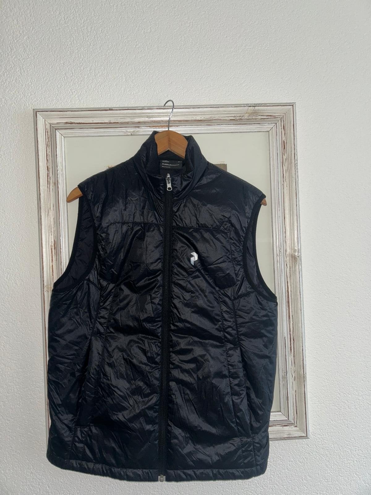 Peak Performance G SUPR J Bodywarmer Zwart Maat M, Ophalen of Verzenden, Zo goed als nieuw, Maat 48/50 (M), Zwart