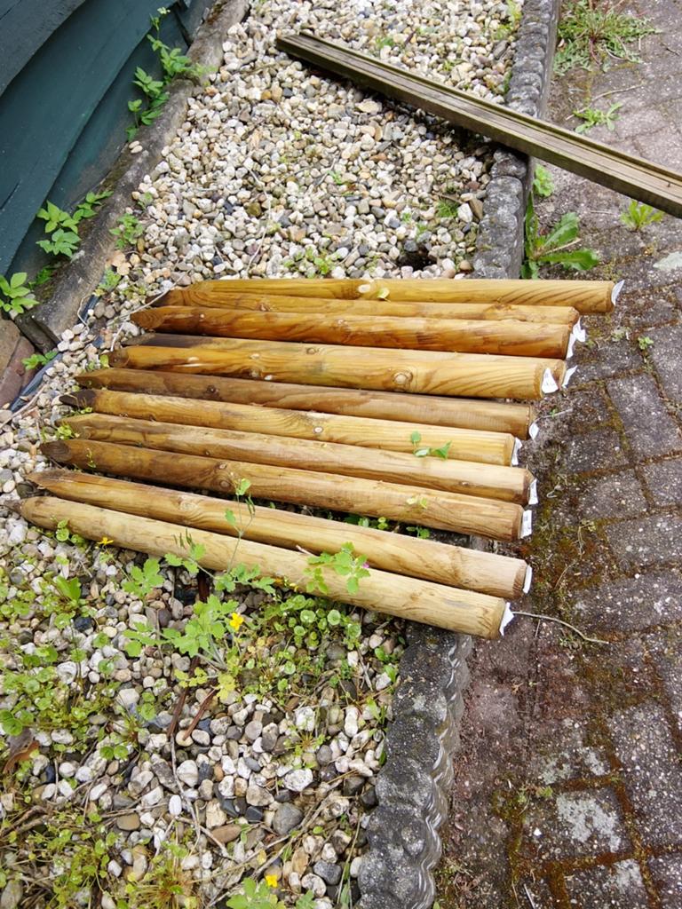 Rondhoutpalen 6x100 cm - 11 stuks, Tuin en Terras, Palen, Balken en Planken, Ophalen, Gebruikt, Minder dan 180 cm, Palen