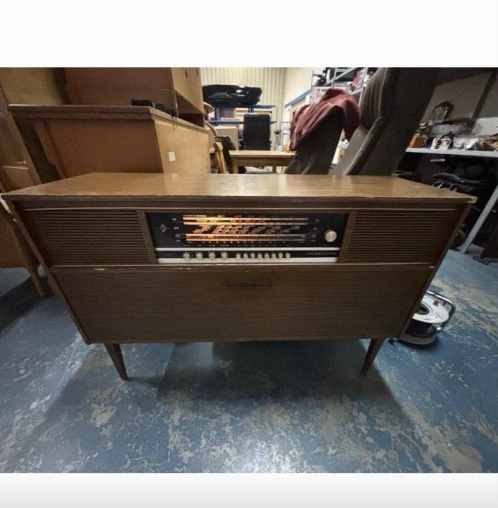 Vintage Radio Meubel Loewe Opta- Werkt nog uitstekend, Antiek en Kunst, Antiek | Tv's en Audio, Ophalen