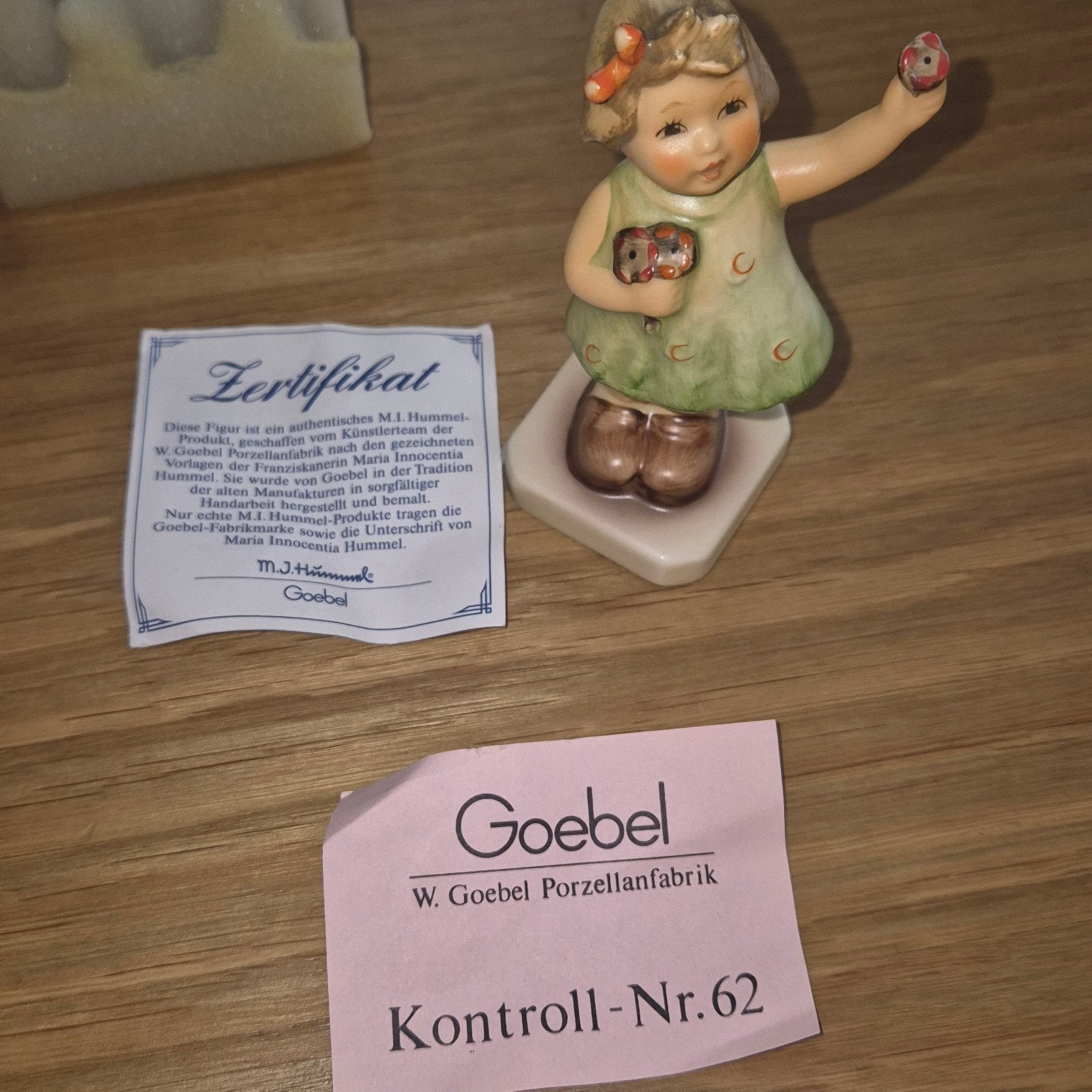793 Goebel M.I. Hummel Club Beeldje - Exclusieve Editie, Antiek en Kunst, Ophalen of Verzenden