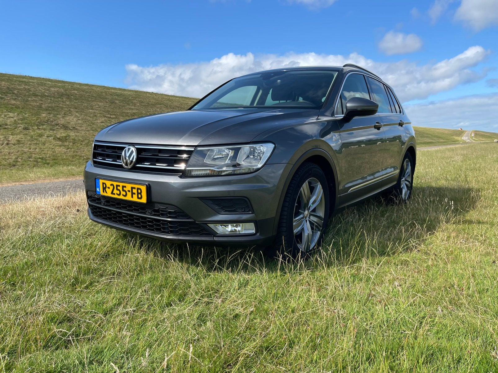 Volkswagen Tiguan 1.4 TSI 110KW/150PK My16 2016 Grijs, Voorwielaandrijving, Stof, 1800 kg, 4 cilinders