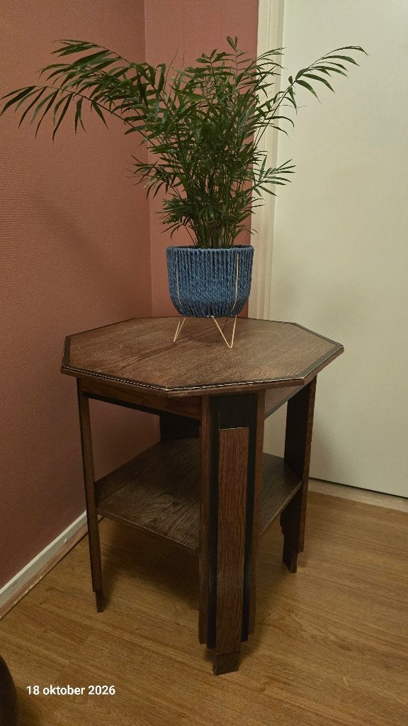 Bijzetttafeltje te koop. Deco / Amsterdamse school, Ophalen, Minder dan 55 cm, Gebruikt, Overige vormen