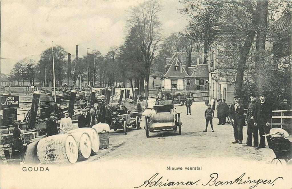 701-256-025 Gouda Nieuwe Veerstal, Ophalen of Verzenden, Voor 1920, Zuid-Holland