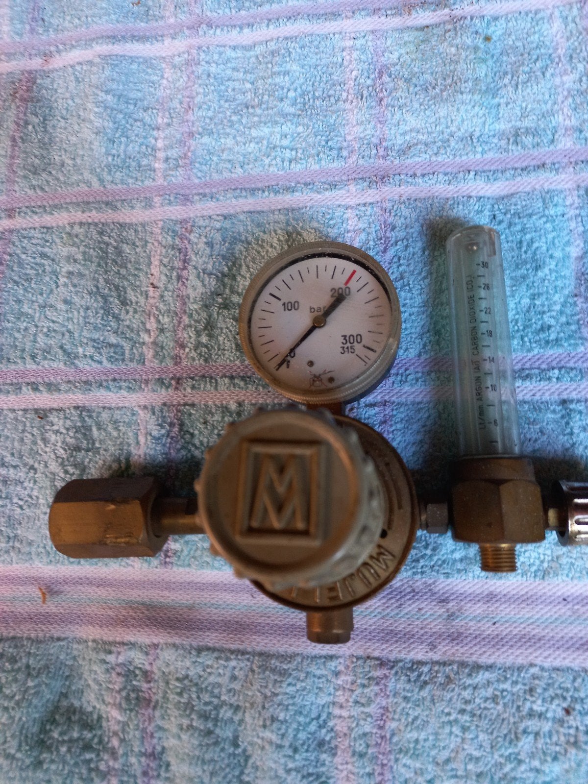 Mujelli MIG/MAG Gasdrukregelaar met manometer en flowmeter, Doe-het-zelf en Verbouw, Ophalen, Zo goed als nieuw, 150 tot 250 ampère