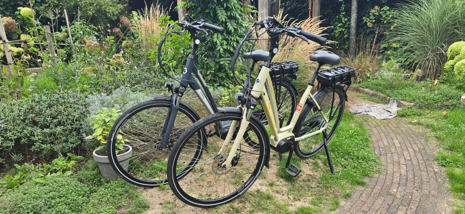 2 Mooie Amslod E-bikes, Fietsen en Brommers, Zo goed als nieuw, 51 tot 55 cm, 50 km per accu of meer, Ophalen