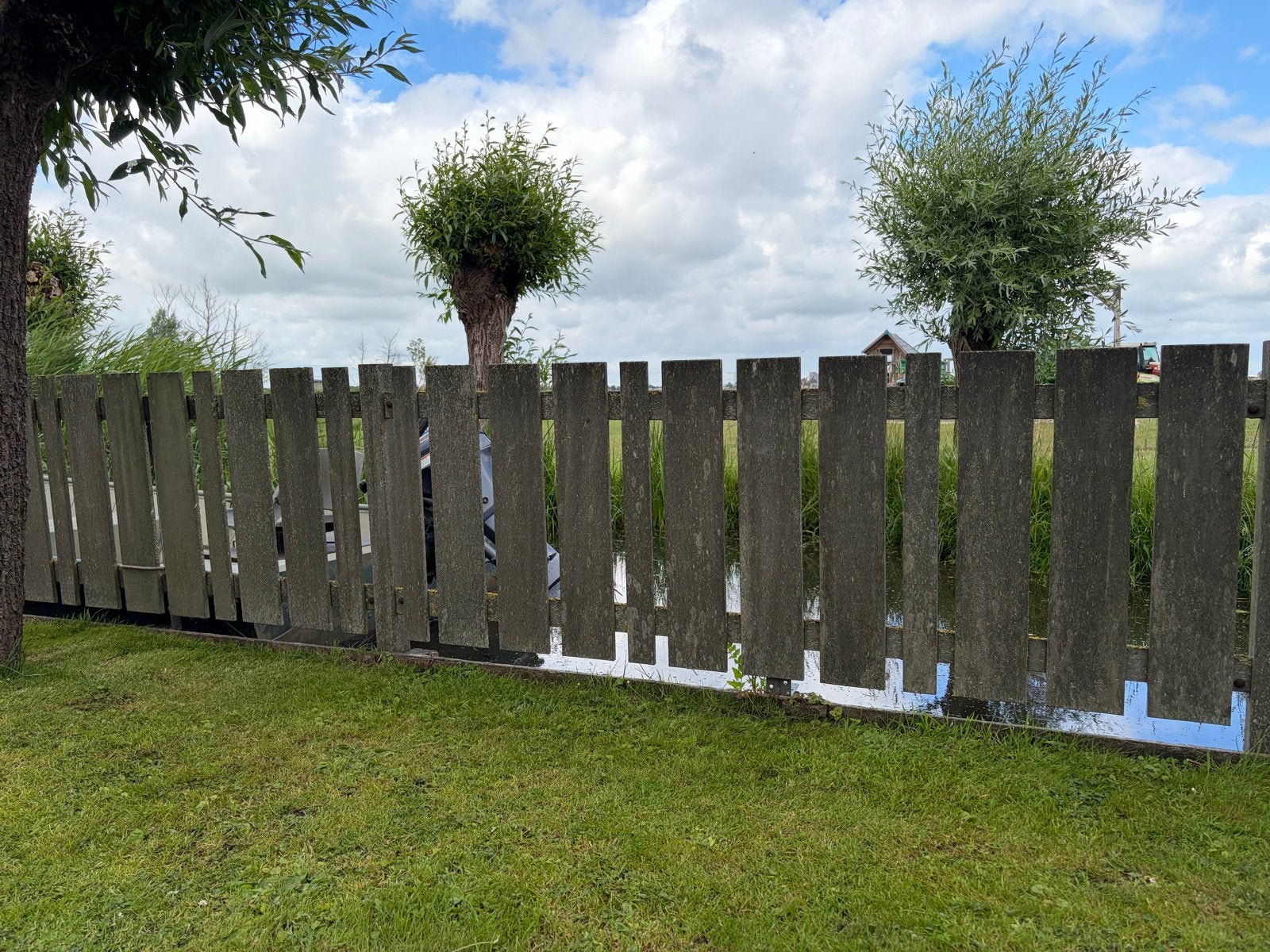Hardhouten hek 8 meter lang, Ophalen, Gebruikt, Hout, Tuinhek