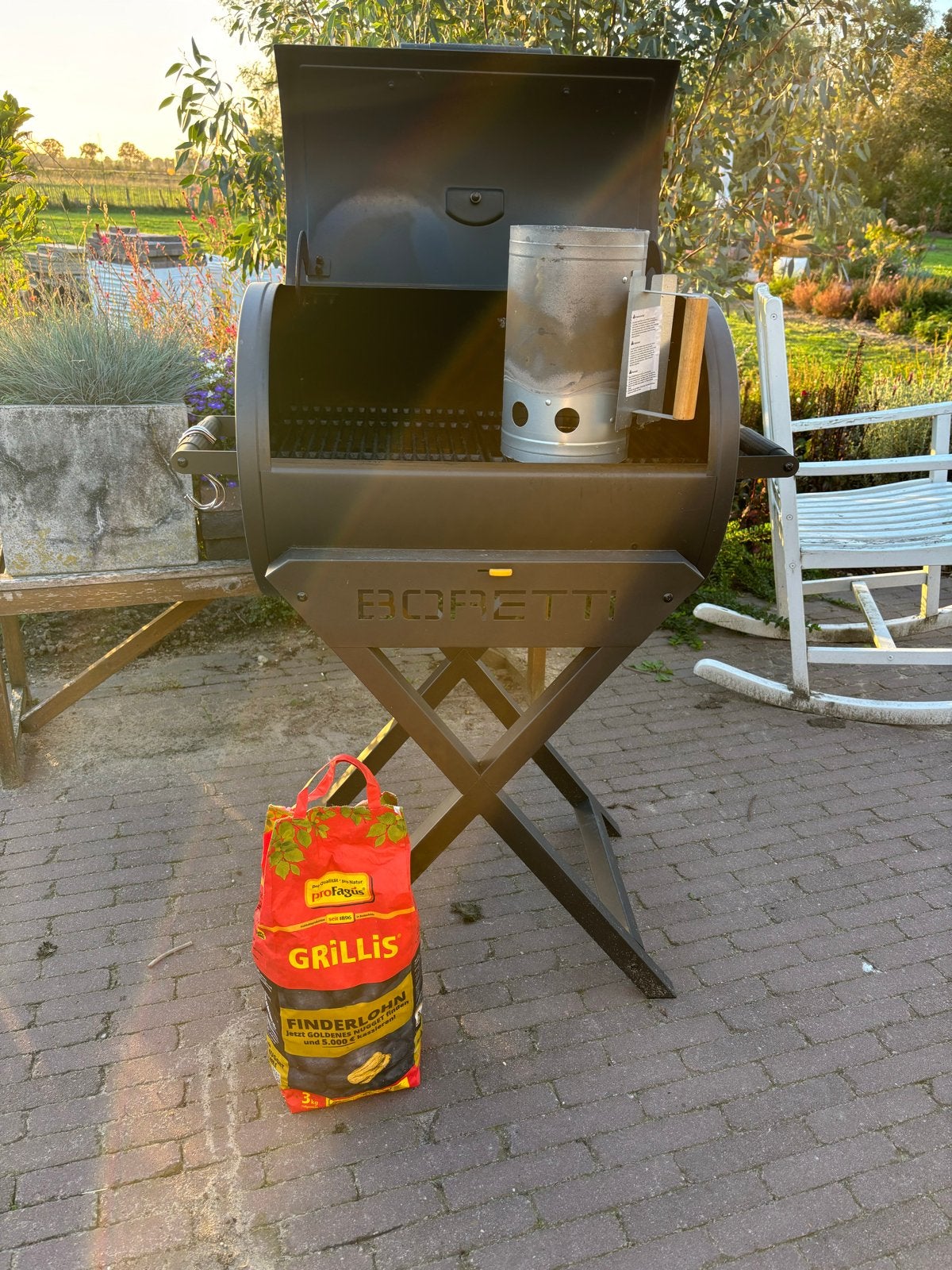 Boretti houtskool BBQ incl. kolenkit en pizzasteen., Ophalen, Zo goed als nieuw