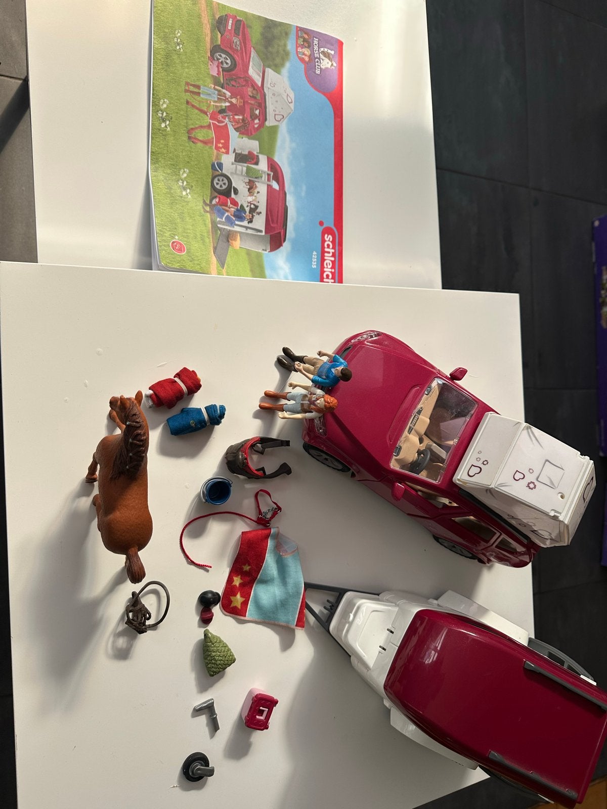 Schleich 42535 Avontuur met auto en paardentrailer, Ophalen of Verzenden, Gebruikt, Jongen of Meisje
