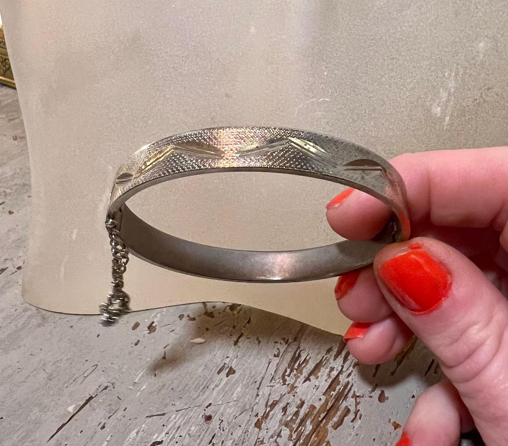 Vintage zilverkleurige geëtste armband slavenarmband boho, Sieraden, Tassen en Uiterlijk, Armbanden, Ophalen of Verzenden, Zo goed als nieuw