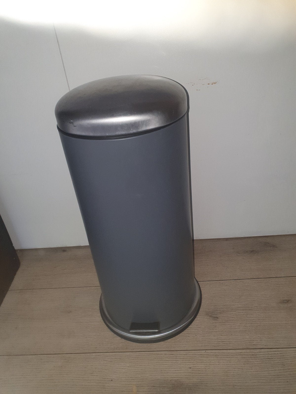 MJÖSA pedaalemmer 30l - Zo goed als nieuw, Met pedaal, Ophalen of Verzenden, Metaal, 20 tot 30 liter