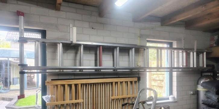 Altrex uitschuifbare ladder 3x 12 treden: 8,26m, Ophalen, Zo goed als nieuw, Ladder, Opvouwbaar of Inschuifbaar