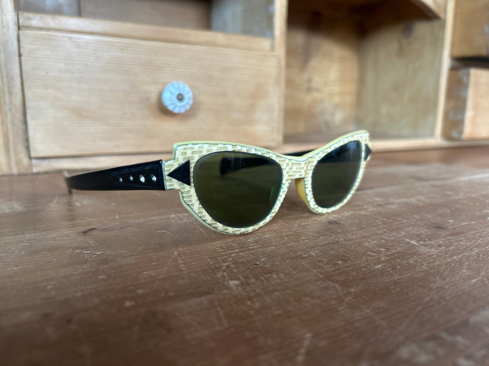 Vintage Cat-Eye Zonnebril - Calobar CC 34, Overige merken, Gebruikt, Zonnebril, Geel