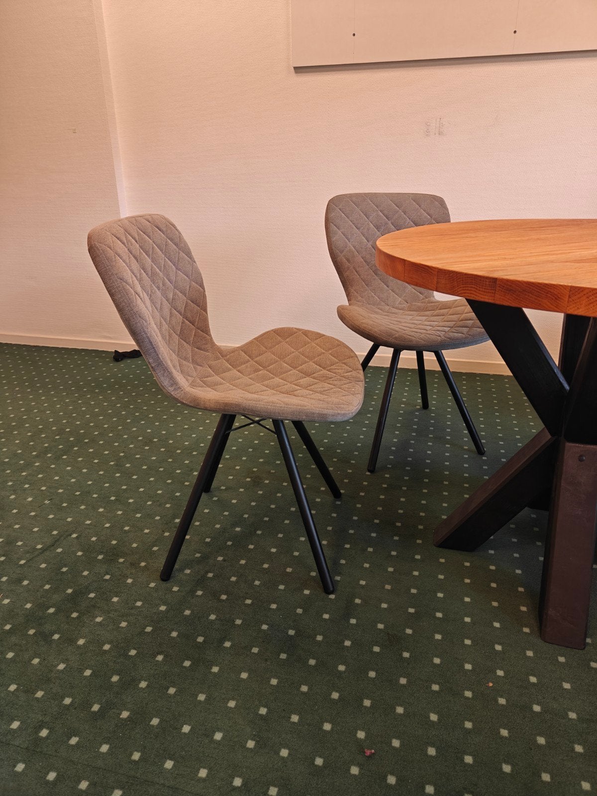 Set van 2 gestoffeerde eetkamerstoelen - Zo goed als nieuw, Ophalen, Twee, Zo goed als nieuw, Metaal