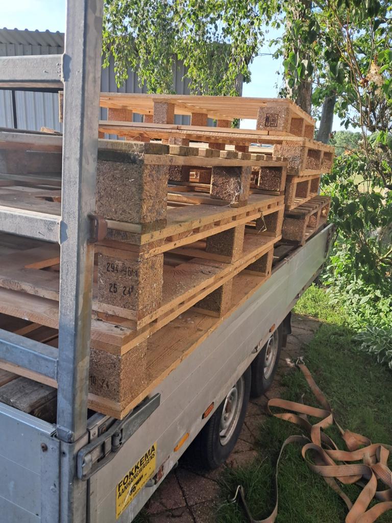 10 euro pallets, Ophalen, Zo goed als nieuw