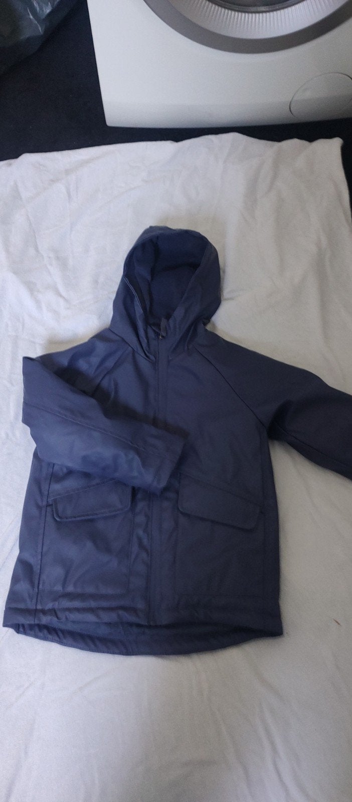 Hema nieuwe gevoerde regenjas. 110/116, Ophalen of Verzenden, Nieuw, Hema, Jongen of Meisje