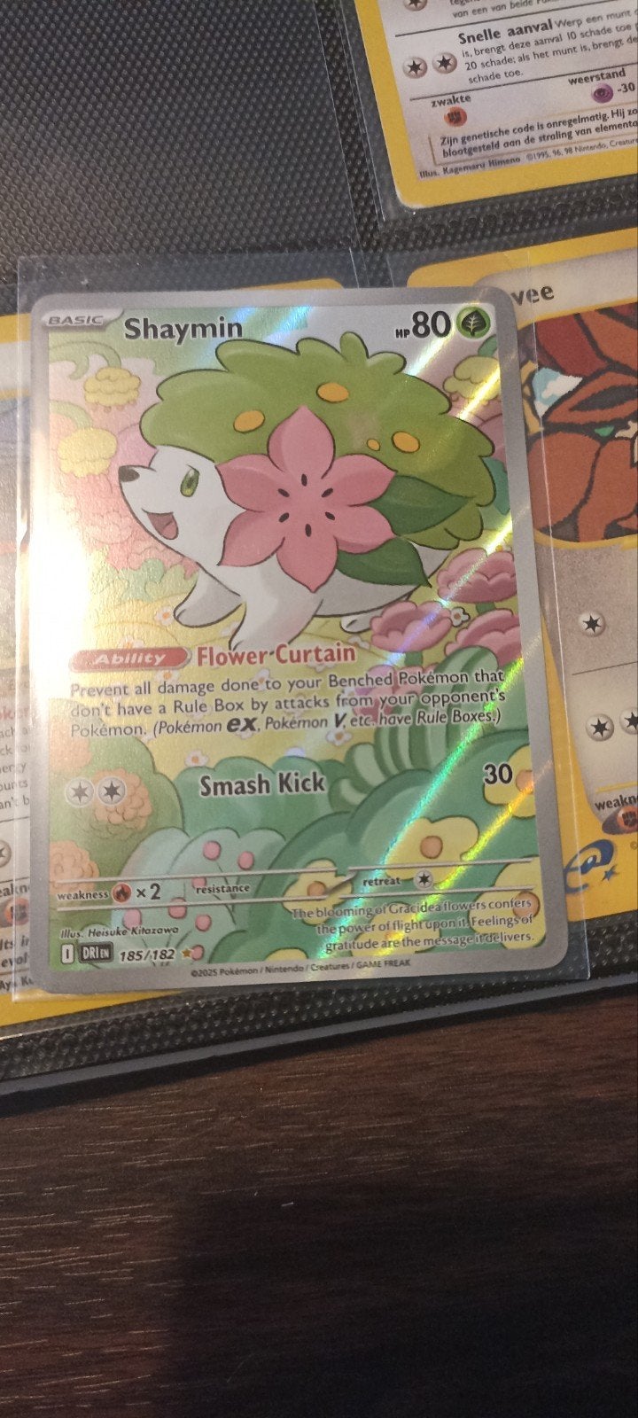 Shaymin 185/182, Hobby en Vrije tijd, Ophalen of Verzenden, Zo goed als nieuw