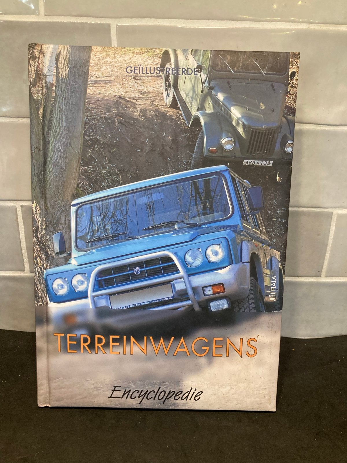 Geïllustreerde Terreinwagens Encyclopedie (300726h), Ophalen of Verzenden, Gelezen, Algemeen