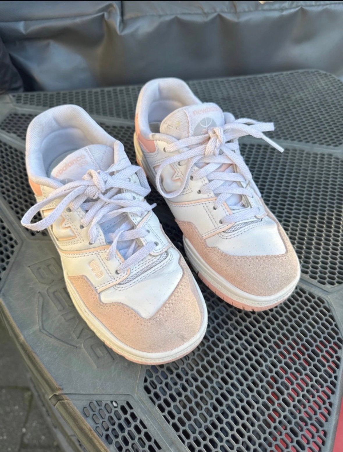 New Balance 550 Roze met wit - Maat 32, Ophalen of Verzenden, Zo goed als nieuw, Sportschoenen