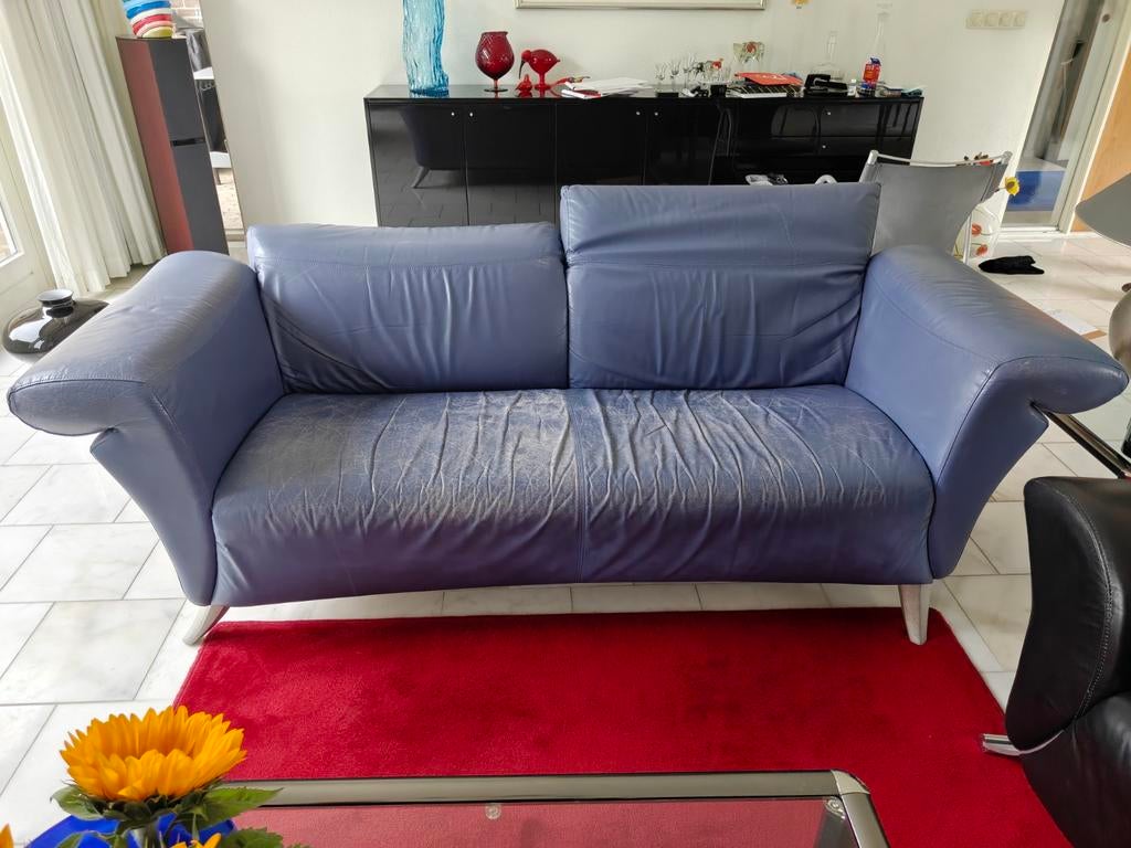Blauwe lederen bank met fauteuil, verstelbare rugleuningen, Huis en Inrichting, Ophalen, Gebruikt, Driepersoons, 75 tot 100 cm