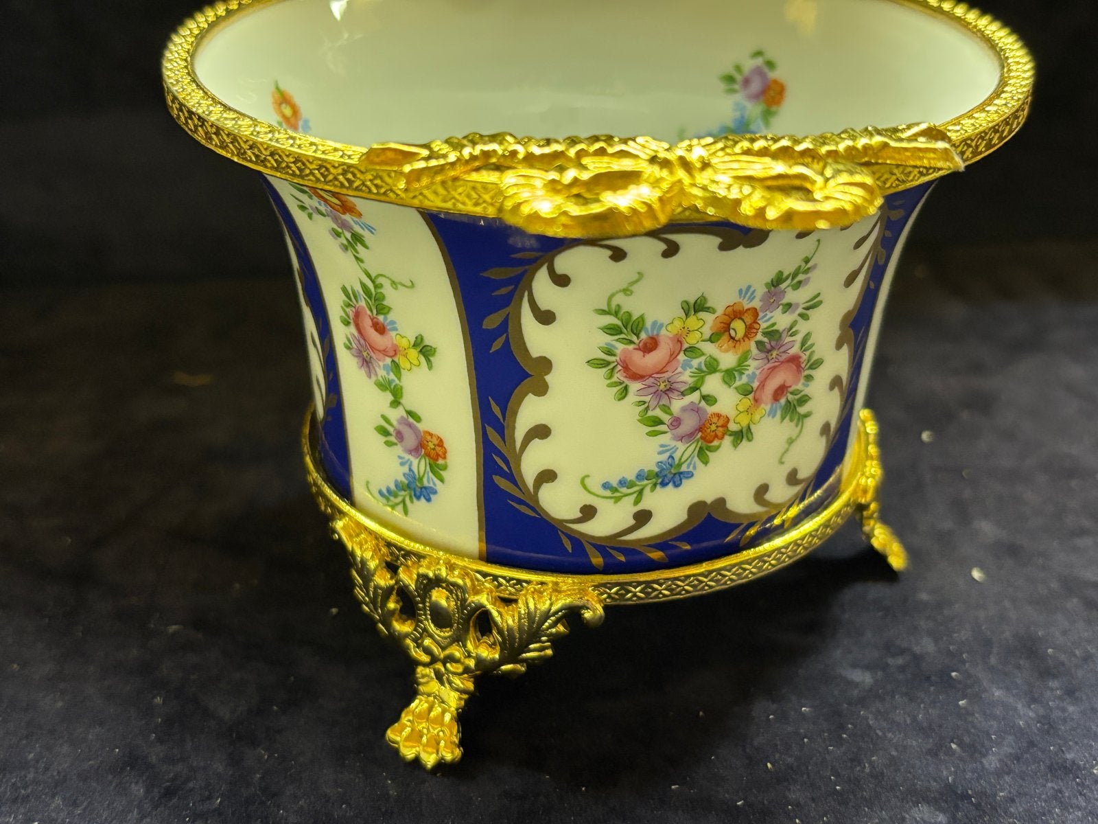 Prachtige Antieke Porseleinen Pot met Gouden Details, Antiek en Kunst, Verzenden