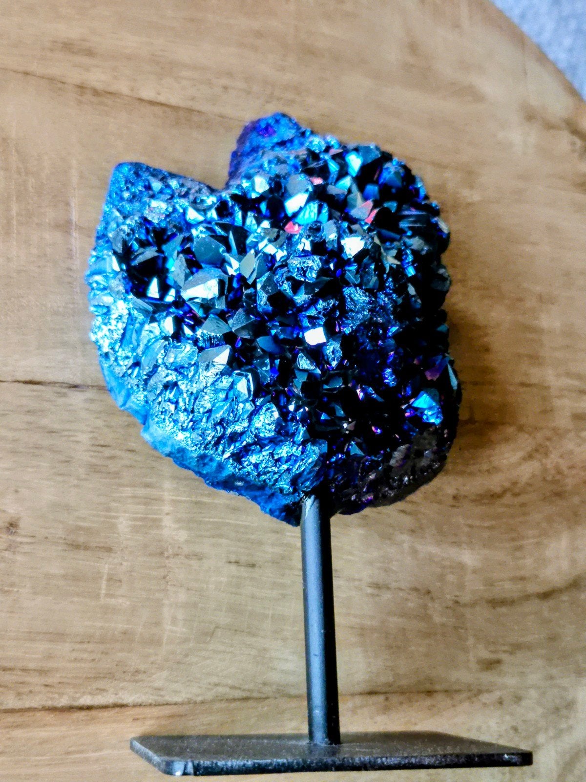 Prachtige blauwe aura kwarts cluster, bewerkt met titanium, Ophalen of Verzenden