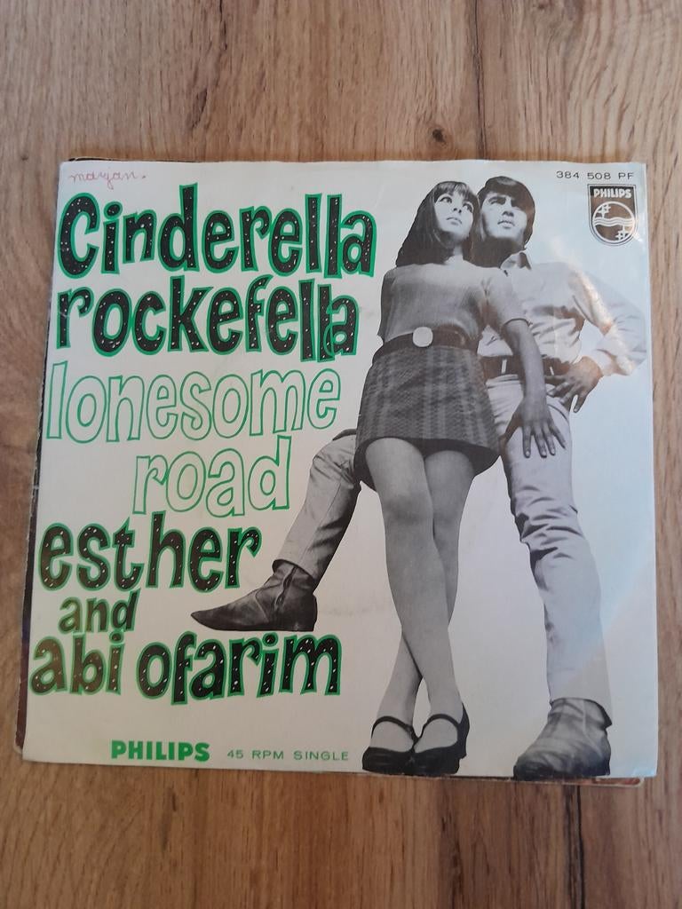 Esther and abi ofarim 7inch Cinderella rockefella, Cd's en Dvd's, Ophalen of Verzenden, Zo goed als nieuw, Pop