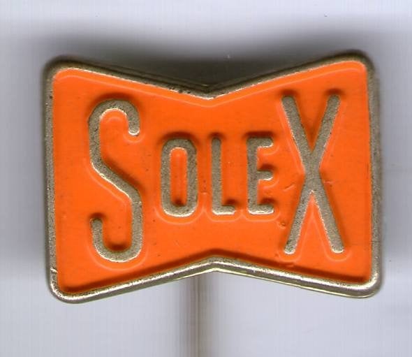 SOLEX oranje op zilverkleurig bromfiets speldje ( G_182), Verzamelen, Verzenden, Zo goed als nieuw, Overige onderwerpen, Speldje of Pin