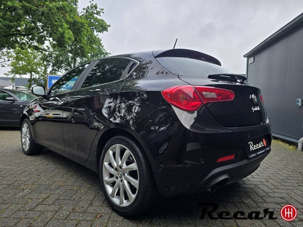 Alfa Romeo Giulietta - 1.4 T Business Executive/Automaat/170, Auto's, Alfa Romeo, Automaat, Euro 5, 4 cilinders, Zwart