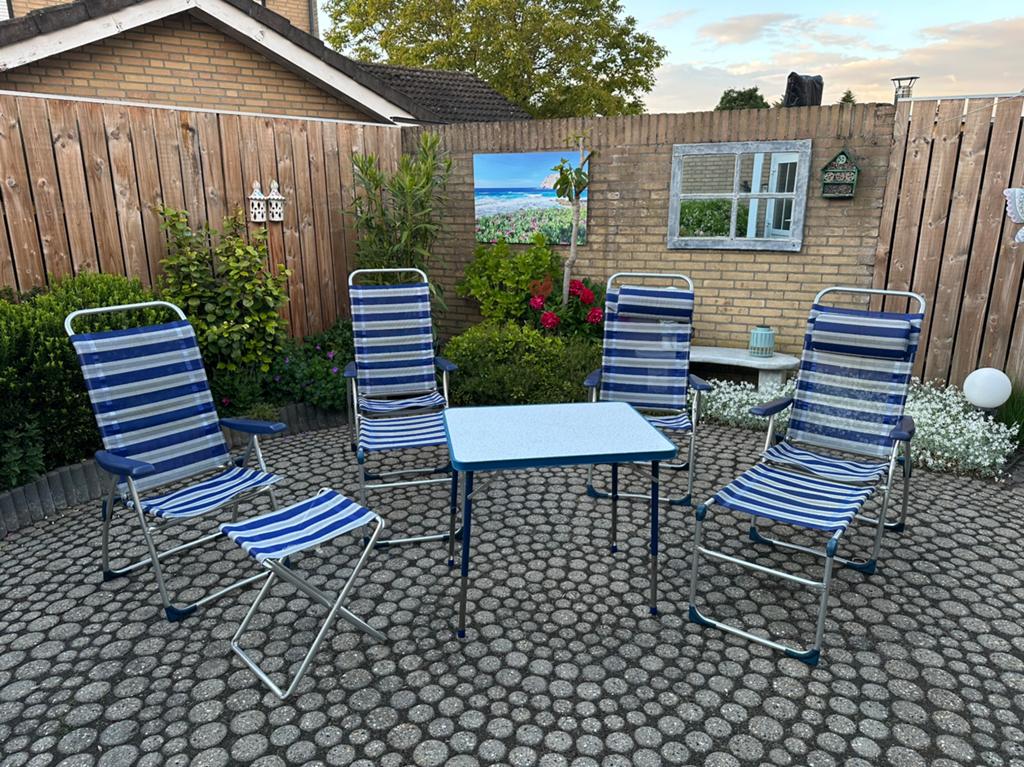 Camping set: 4 stoelen en 1 tafel, Ophalen, Gebruikt, Metaal, Inklapbaar