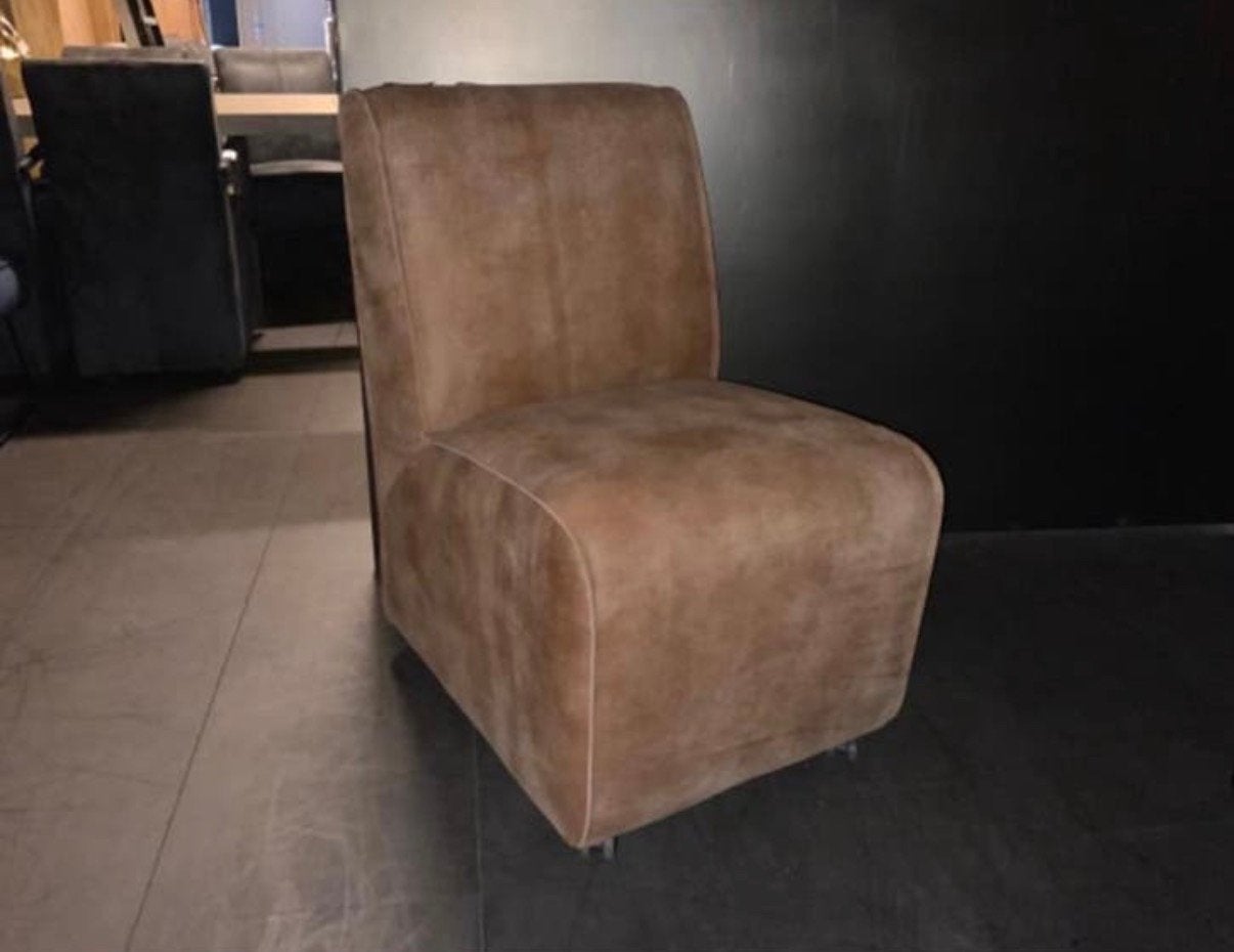 Nieuw! Comfortabele bruine fauteuil, zacht en stijlvol, Huis en Inrichting, Ophalen, Nieuw
