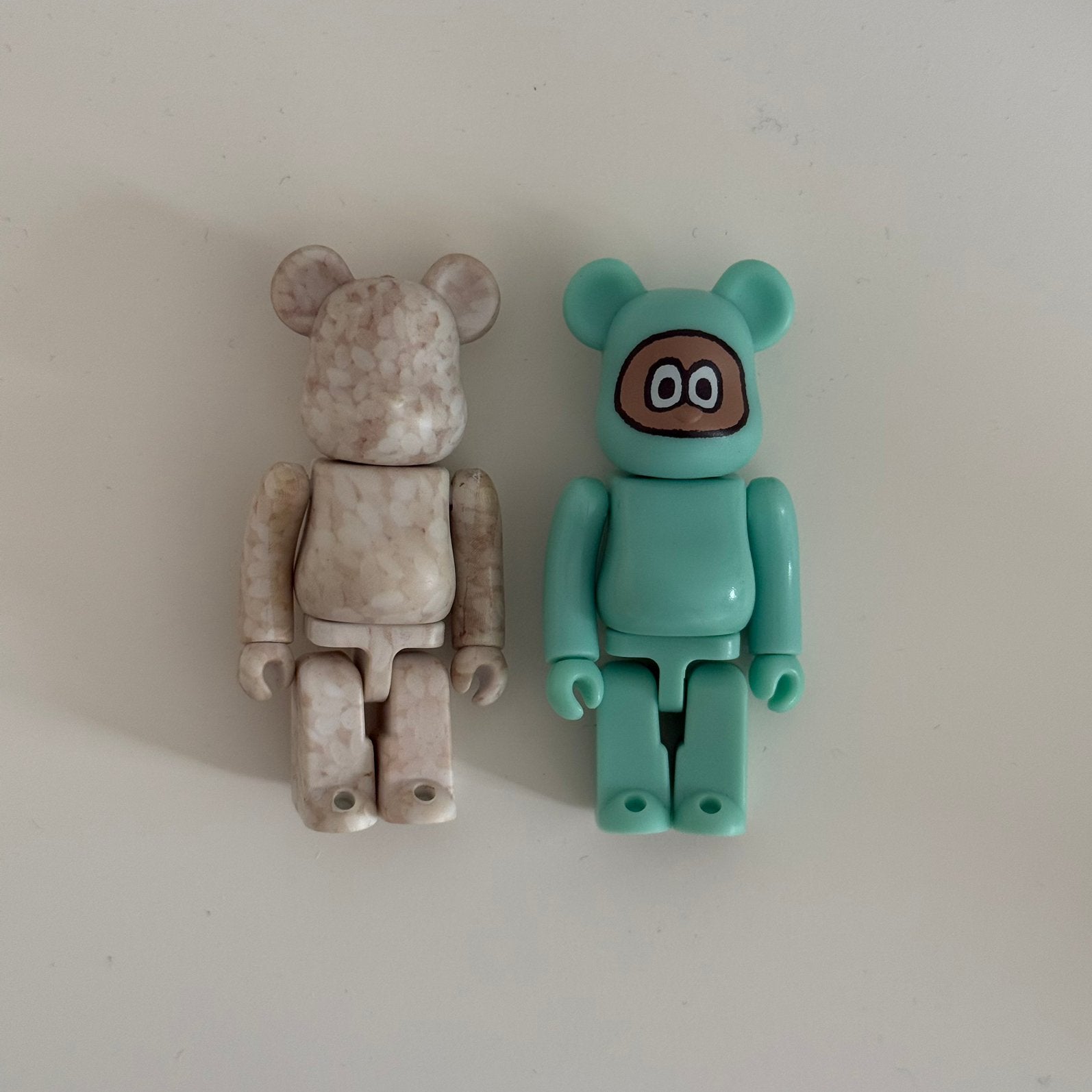 Mini medicom bearbrick series 46 100%, Ophalen of Verzenden, Zo goed als nieuw