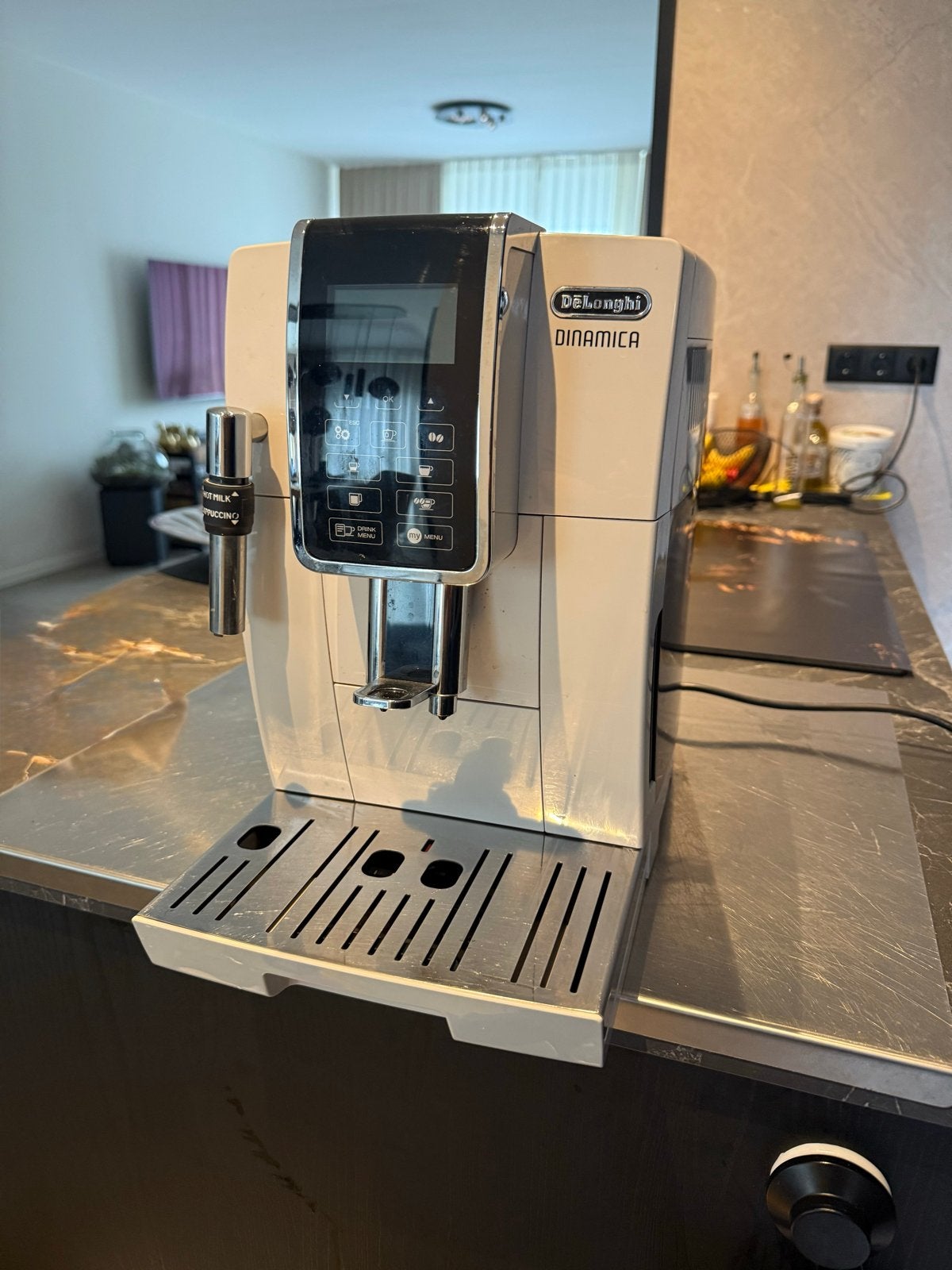 De'Longhi Dinamica volautomatische espressomachine, Afneembaar waterreservoir, Espresso apparaat, Zo goed als nieuw, 4 tot 10 kopjes