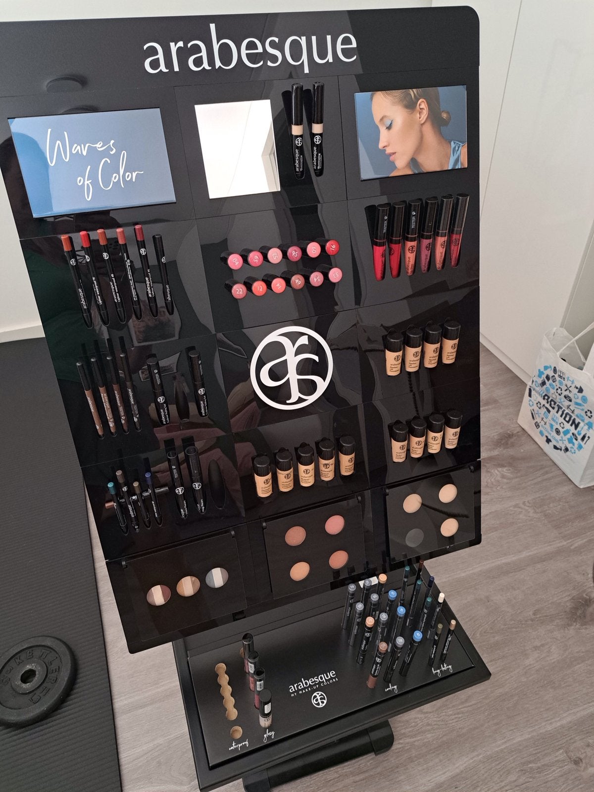 Make-up display met veel producten, Ophalen, Overige kleuren, Gehele gezicht, Zo goed als nieuw