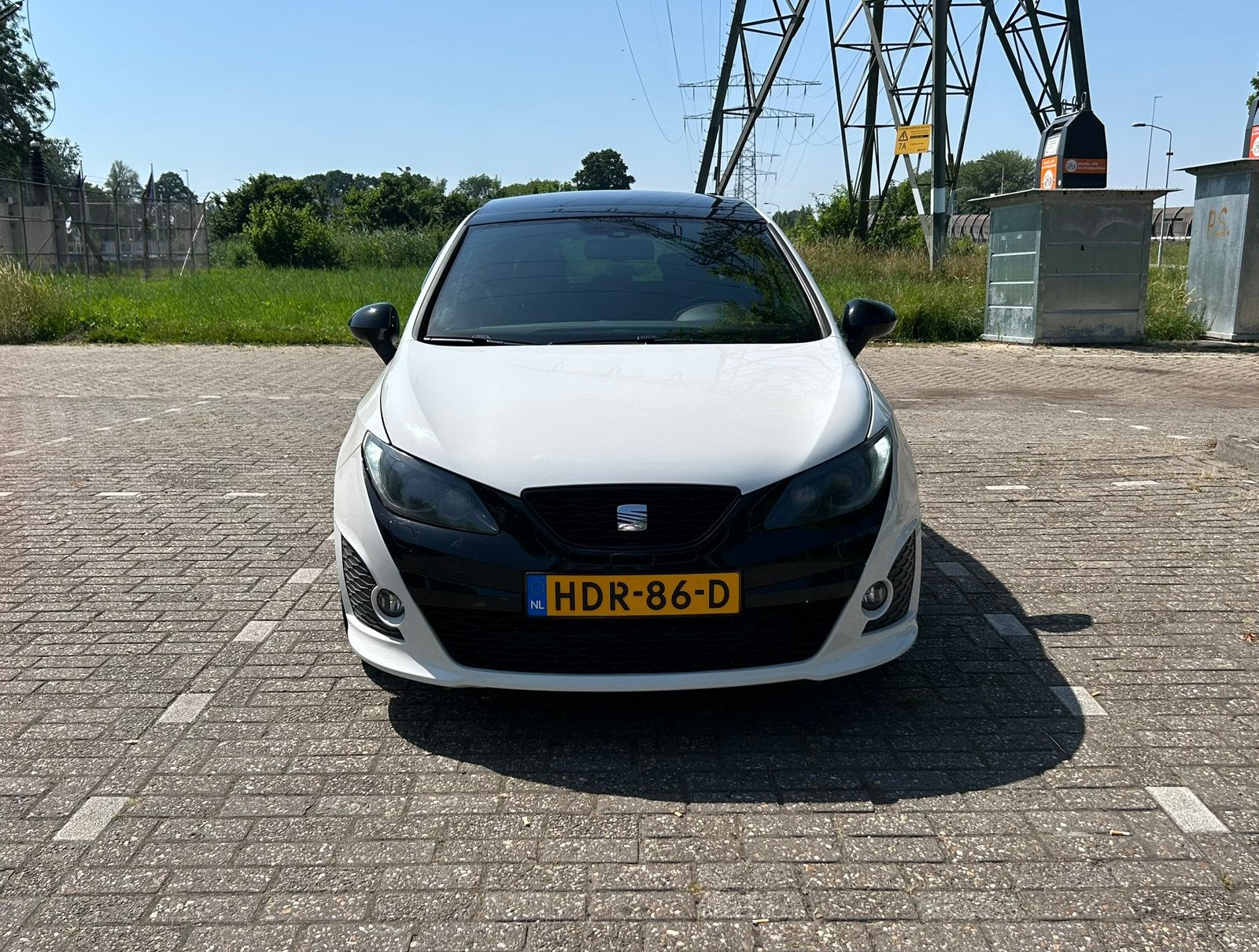 Seat Ibiza 1.4 TSI 132KW Cupra AUT 2011 Wit, Euro 5, Stof, Zwart, 4 cilinders