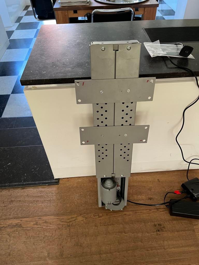 TV lift voor tinyhouse, caravan of camper, Audio, Tv en Foto, Televisies, 50 Hz, Nieuw, Minder dan 40 cm, Smart TV
