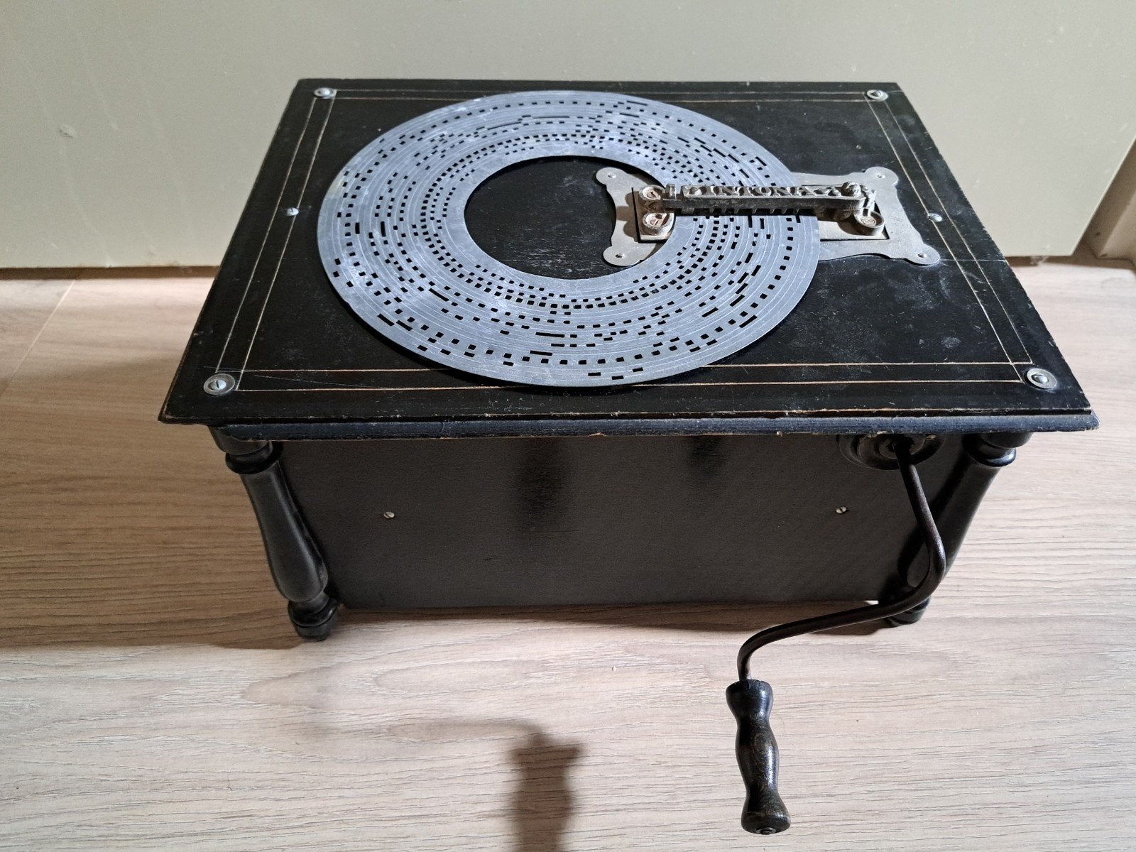 Antieke Intona II Muziekdoos- draaiorgeltje met 28 platen, Ophalen of Verzenden