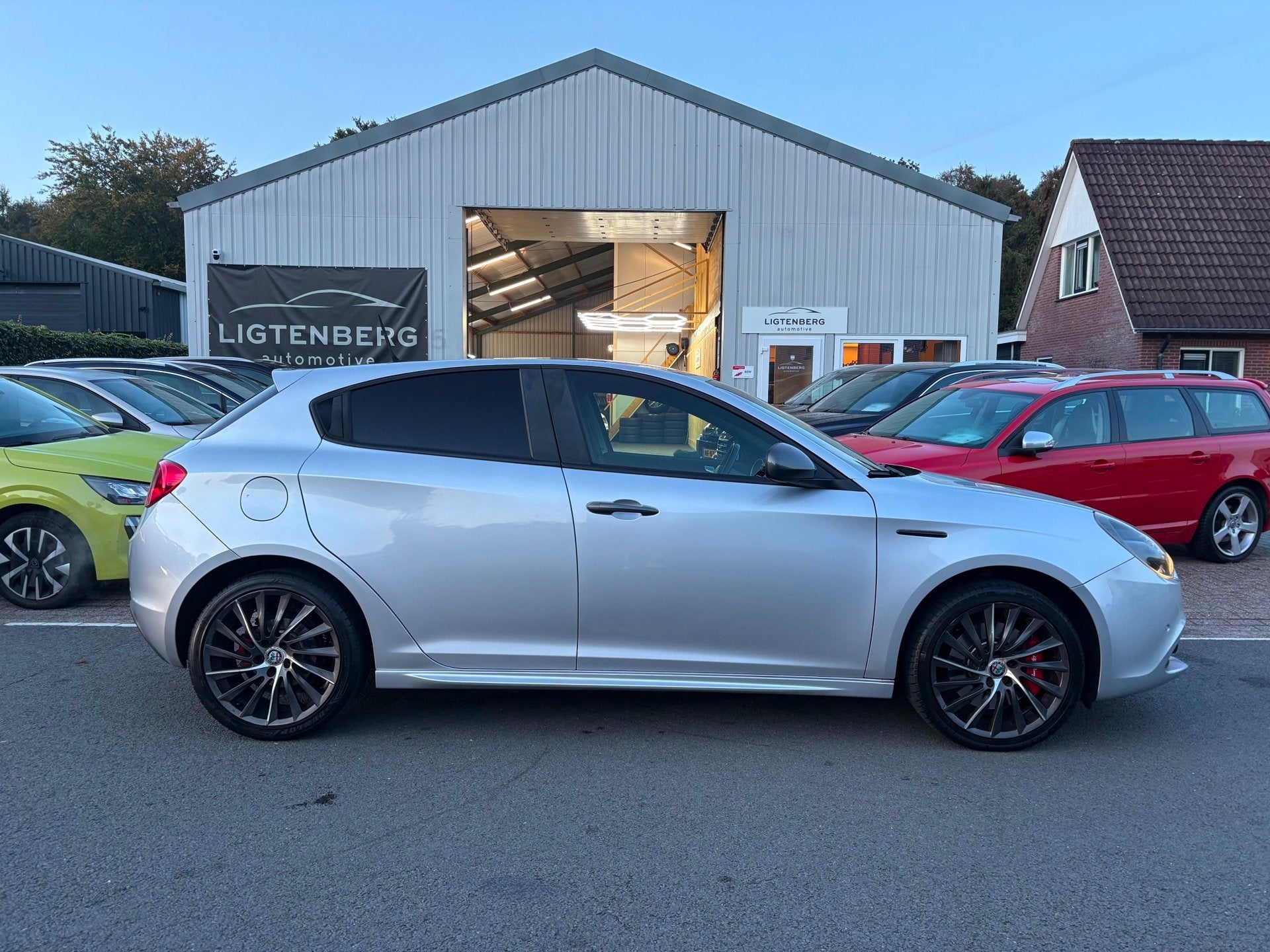 Alfa Romeo Giulietta 1.4 Turbo MultiAirSuper Automaat|Cruise, Auto's, 4 cilinders, Bedrijf, Electronic Stability Program (ESP)