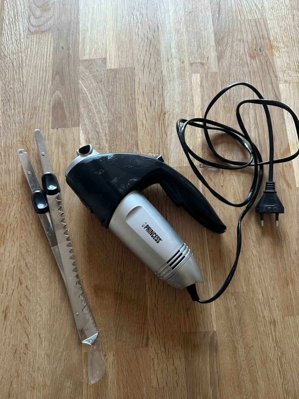 Elektrisch mes, Ophalen of Verzenden, Zo goed als nieuw