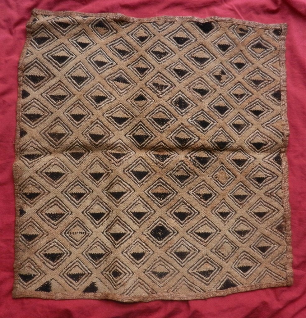 Kuba Congo Zaire, raffia doek met ruitjes, circa 61 x 57 cm., 61 cm, Textiel, Bruin, Afrika